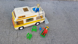 Vintagepickers Collectable Caravan camper with furniture and figurines