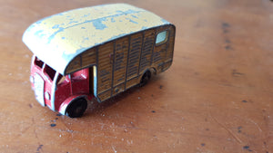 Vintagepickers Horse Box